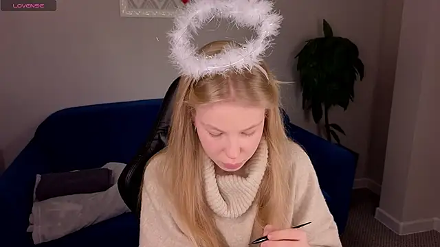 Snapshot of Sarra_Cooper chatting on 19, 2, 2025 Sarra Cooper online show from 19, 2, 2025