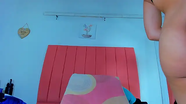 Snapshot of valen_rose0 chatting on 16, 1, 2025 valen rose0 online show from 16, 1, 2025