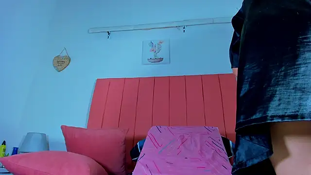 Snapshot of valen_rose0 chatting on 21, 1, 2025 valen rose0 online show from 21, 1, 2025