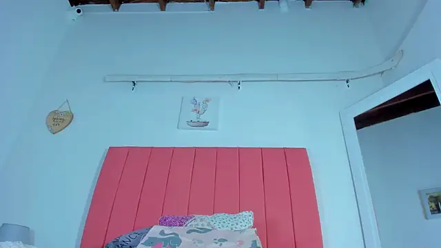 Snapshot of valen_rose0 chatting on 13, 2, 2025 valen rose0 online show from 13, 2, 2025