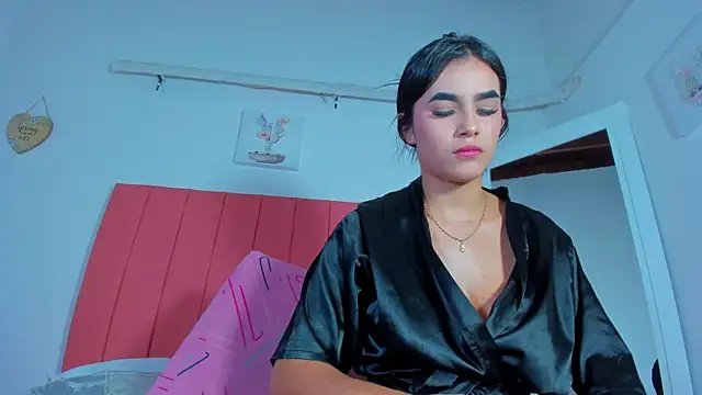 Snapshot of valen_rose0 chatting on 13, 3, 2025 valen rose0 online show from 13, 3, 2025