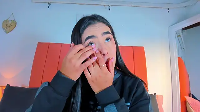 Snapshot of valen_rose0 chatting on 15, 9, 2025 valen rose0 online show from 15, 9, 2025