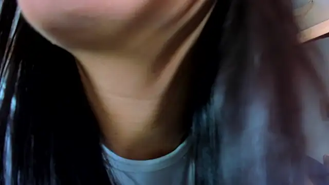 Snapshot of valen_rose0 chatting on 22, 11, 2025 valen rose0 online show from 22, 11, 2025