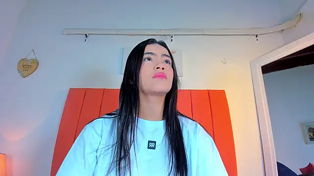 Snapshot of valen_rose0 chatting on 28, 11, 2025 valen rose0 online show from 28, 11, 2025