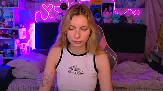 Maria Hunt online show from 7, 11, 2025