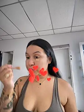 Snapshot of Pretty_Isadora chatting on 5, 2, 2025 Pretty Isadora online show from 5, 2, 2025
