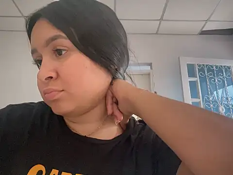 Snapshot of Pretty_Isadora chatting on 17, 2, 2025 Pretty Isadora online show from 17, 2, 2025