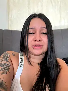 Snapshot of Pretty_Isadora chatting on 15, 10, 2025 Pretty Isadora online show from 15, 10, 2025