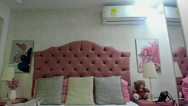 ThyaraJhons online show from 14, 4, 2026