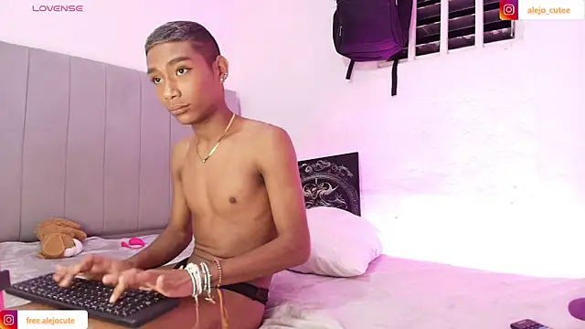 alejo cute online show from 6, 2, 2025