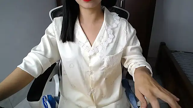 Lunobaby 204 online show from 3, 11, 2025