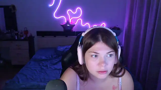 Snapshot of helengilmor chatting on 16, 9, 2025 helengilmor online show from 16, 9, 2025