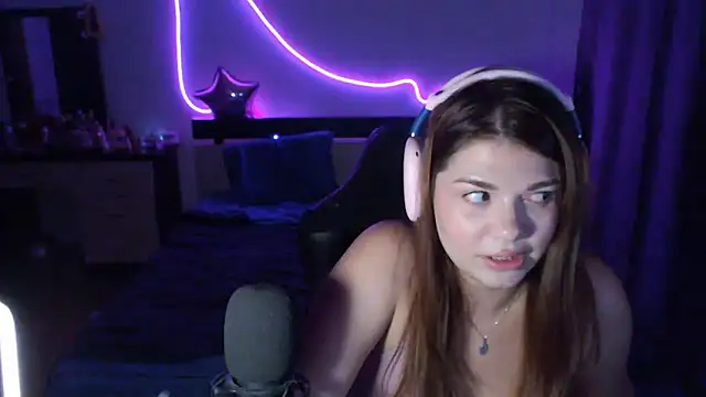 Snapshot of helengilmor chatting on 29, 9, 2025 helengilmor online show from 29, 9, 2025