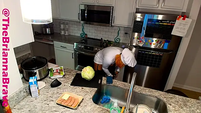 Snapshot of BriannaBrave chatting on 23, 11, 2025 BriannaBrave online show from 23, 11, 2025