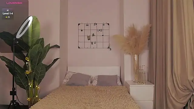 Snapshot of 1Mercedes chatting on 12, 12, 2024 1Mercedes online show from 12, 12, 2024