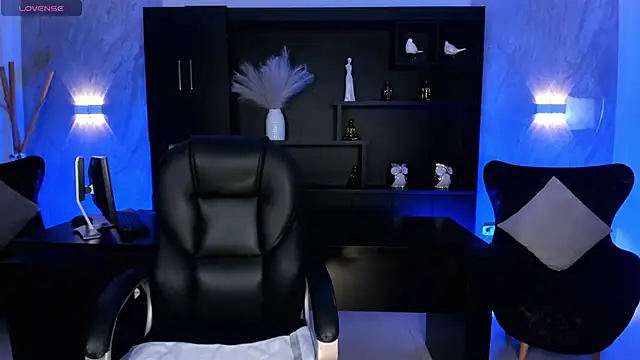 SamanthaKlein  online show from 10, 1, 2025