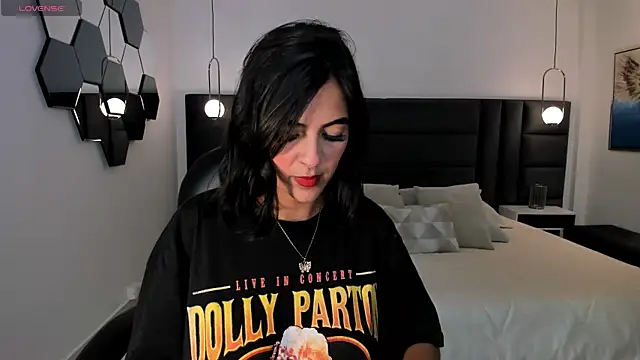 VictoriaMilan  online show from 11, 12, 2024