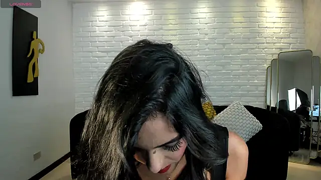 VictoriaMilan  online show from 16, 1, 2025