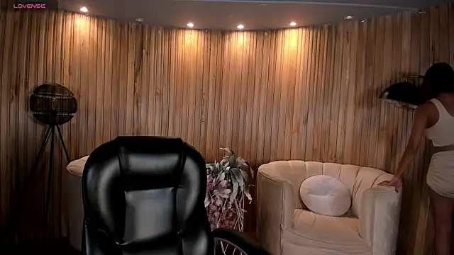 VictoriaMilan  online show from 2, 3, 2025