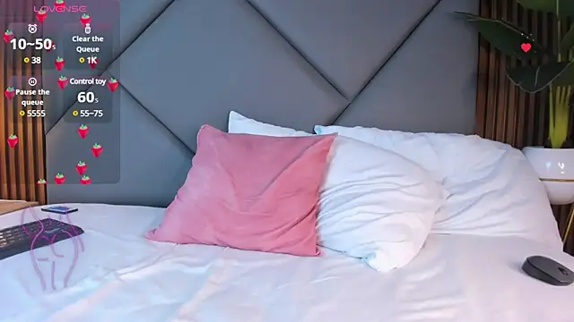 yadira furlan  online show from 5, 12, 2024