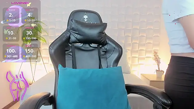 yadira furlan  online show from 21, 1, 2025