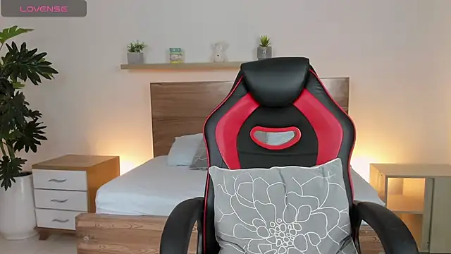 yadira furlan  online show from 23, 1, 2025