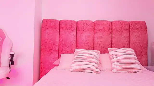 Snapshot of kendal_rossi chatting on 7, 11, 2025 kendal rossi online show from 7, 11, 2025