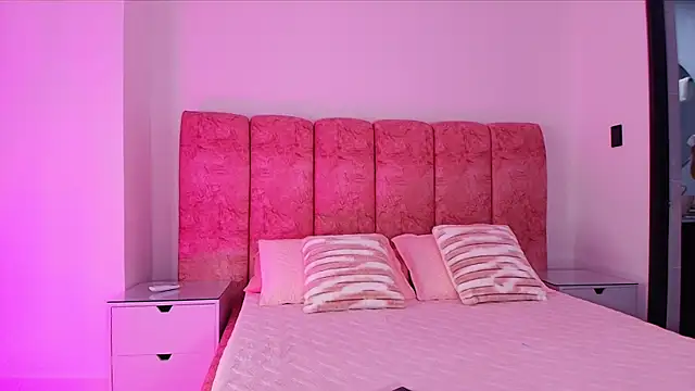 Snapshot of kendal_rossi chatting on 18, 11, 2025 kendal rossi online show from 18, 11, 2025