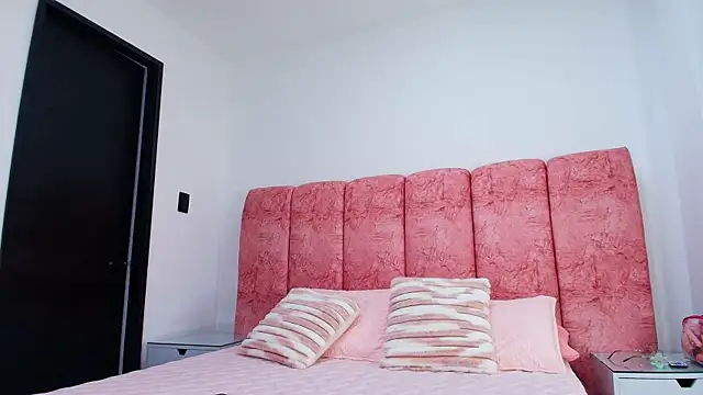 Snapshot of kendal_rossi chatting on 27, 11, 2025 kendal rossi online show from 27, 11, 2025