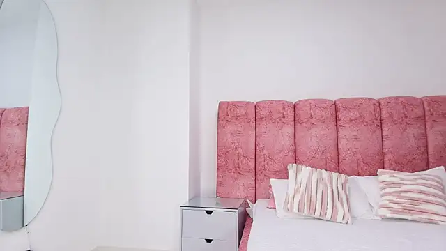 Snapshot of kendal_rossi chatting on 28, 11, 2025 kendal rossi online show from 28, 11, 2025