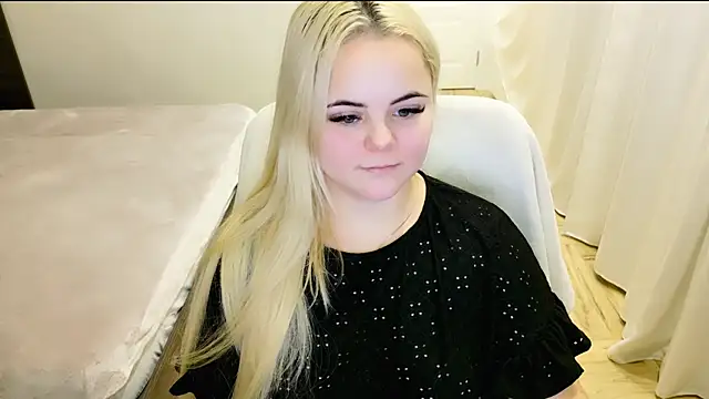 lovely-eyes online show from 3, 1, 2025