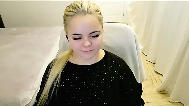 lovely-eyes online show from 4, 1, 2025