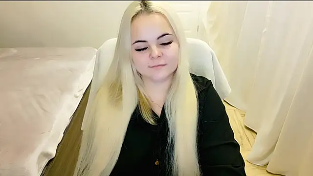 lovely-eyes online show from 5, 1, 2025