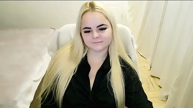 lovely-eyes online show from 1, 2, 2025