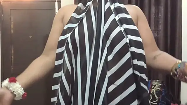 Snapshot of Gulaboo_bhabi chatting on 25, 2, 2025 Gulaboo bhabi online show from 25, 2, 2025