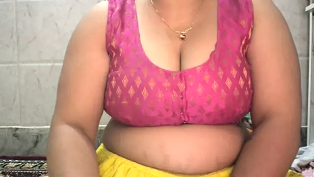 Snapshot of Gulaboo_bhabi chatting on 14, 11, 2025 Gulaboo bhabi online show from 14, 11, 2025