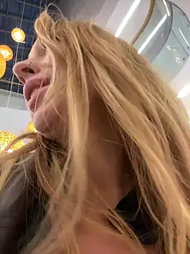 Snapshot of Sweet___Emily chatting on 4, 2, 2025 Sweet Emily online show from 4, 2, 2025