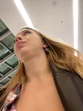 Snapshot of Sweet___Emily chatting on 16, 2, 2025 Sweet Emily online show from 16, 2, 2025