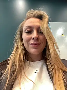 Snapshot of Sweet___Emily chatting on 3, 10, 2025 Sweet Emily online show from 3, 10, 2025