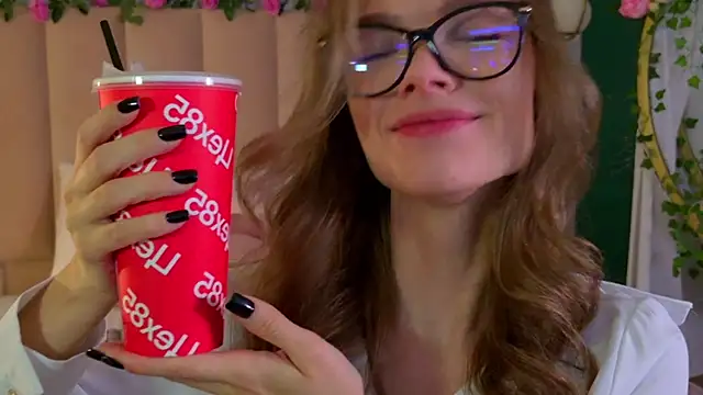 Eva Natsumi online show from 3, 12, 2024