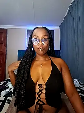 Snapshot of Queen-Chocolate chatting on 20, 11, 2025 Queen-Chocolate online show from 20, 11, 2025