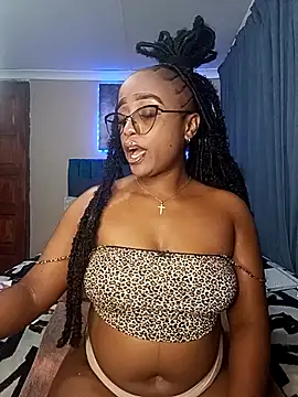 Snapshot of Queen-Chocolate chatting on 21, 11, 2025 Queen-Chocolate online show from 21, 11, 2025