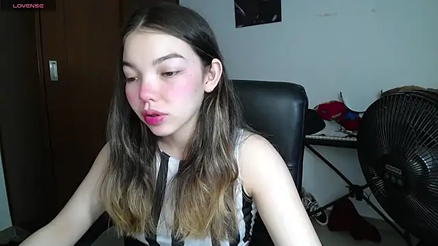 Snapshot of venelope1 chatting on 13, 2, 2025 venelope1 online show from 13, 2, 2025