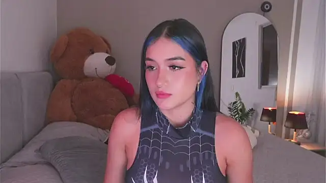 AnnyHizzle online show from 7, 10, 2025