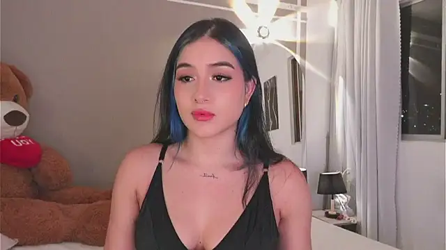 AnnyHizzle online show from 5, 11, 2025