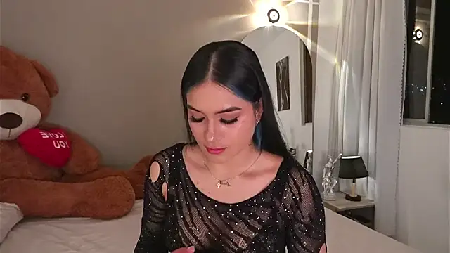 AnnyHizzle online show from 13, 11, 2025