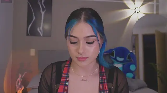 AnnyHizzle online show from 23, 12, 2025