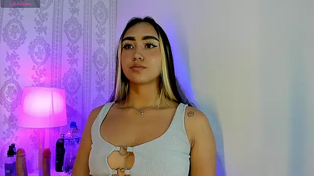 Snapshot of liaa_18 chatting on 12, 11, 2025 liaa 18 online show from 12, 11, 2025