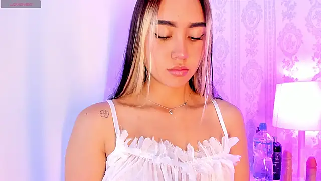 Snapshot of liaa_18 chatting on 15, 11, 2025 liaa 18 online show from 15, 11, 2025