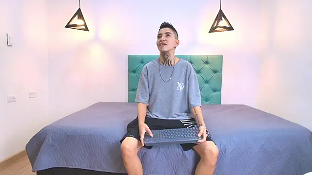 Tinny and Candy online show from 14, 1, 2025